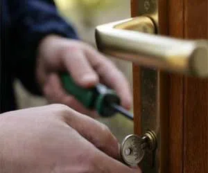 Lock Safe Services Spring, TX 281-954-4988 - lock-change